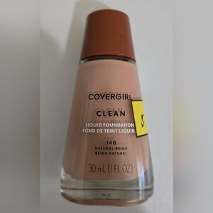 COVERGIRL Clean Liquid Foundation - 140 Natural Beige